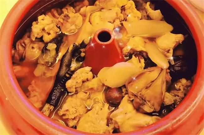 西雙版納傳媒公司：中老鐵路沿線的這些特色美食，絕對值得你收藏